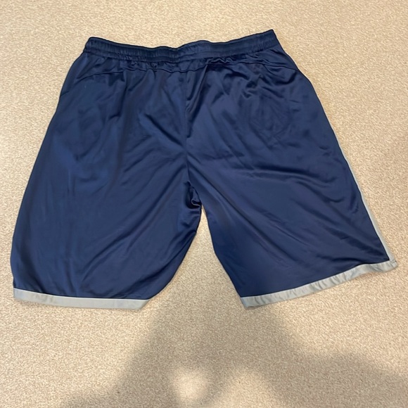 men’s 3XL athletic shorts. - Picture 2 of 3